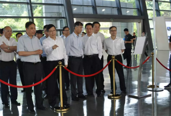 為什么說杭叉是個(gè)偉大的企業(yè)？杭州市市長也來走訪調(diào)研！