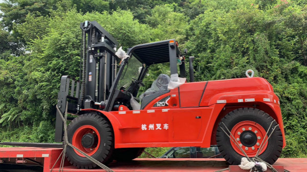 內燃叉車動力不足？機油要保養(yǎng)！